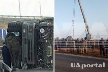 Грузовик российских боевиков в Крыму протаранил легковушку: пострадали 15 оккупантов (фото)