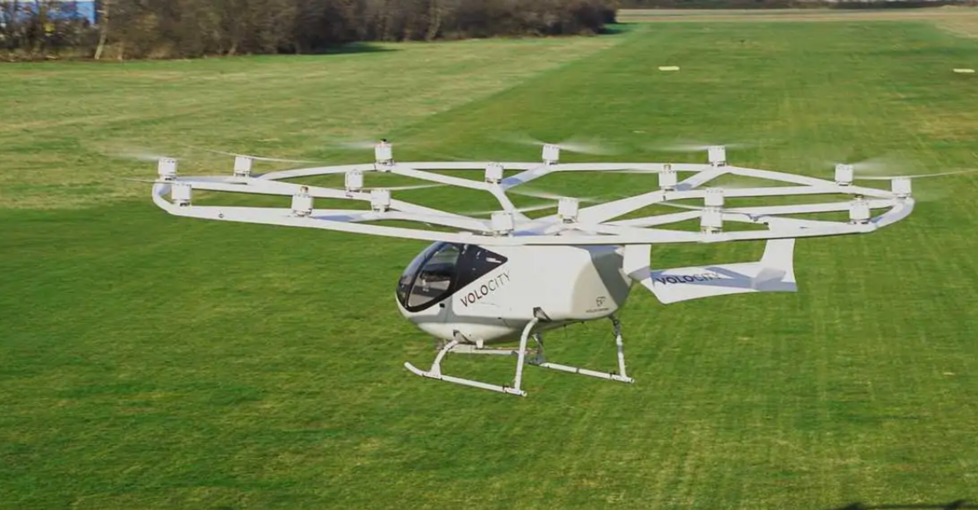 Во Франции запустили в воздух дрон-такси: как оно выглядит (видео)
