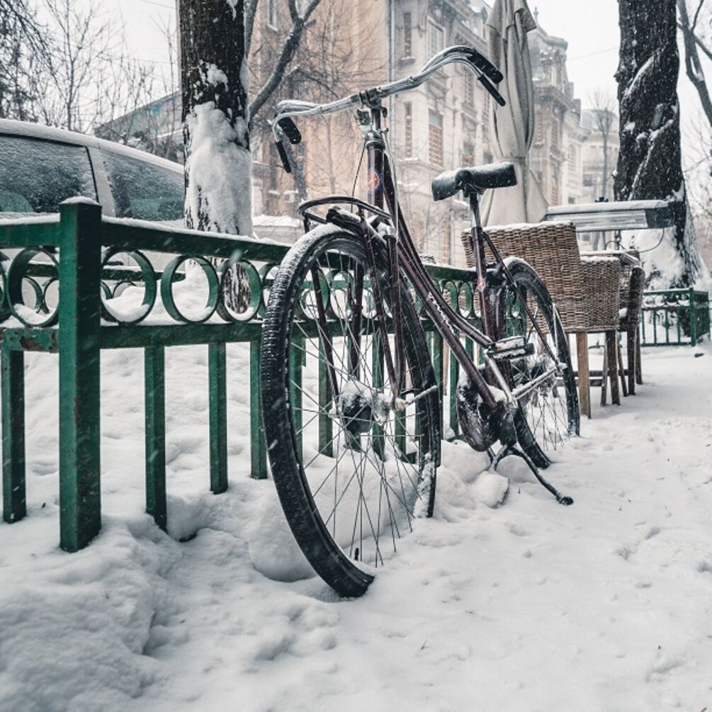 Мороз и налипание мокрого снега: синоптики предупредили об усложнении погодных условий по всей Украине