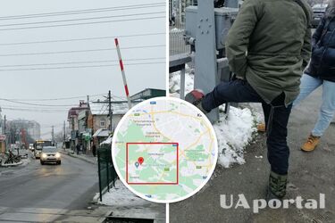 Обычные прохожие при отключении света регулировали работу железнодорожного переезда на Киевщине (фото)