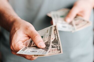 Долар зросте до 43 грн: експерти спрогнозували, коли це станеться