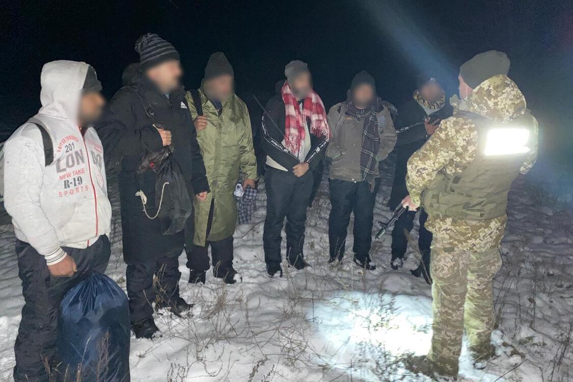 Білорусь влаштувала провокацію, направивши нелегалів через українські кордони