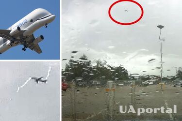 Момент удара молнии в самолет Airbus Beluga 