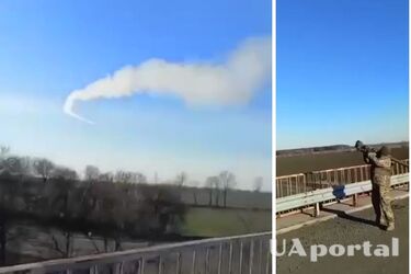 Українські військові збивають російську крилату ракету під Харковом