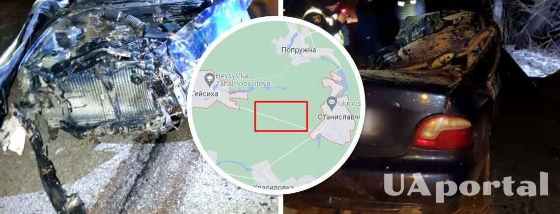 В Киевской области легковушка слетела в кювет и столкнулась с деревом: водитель погиб (фото)