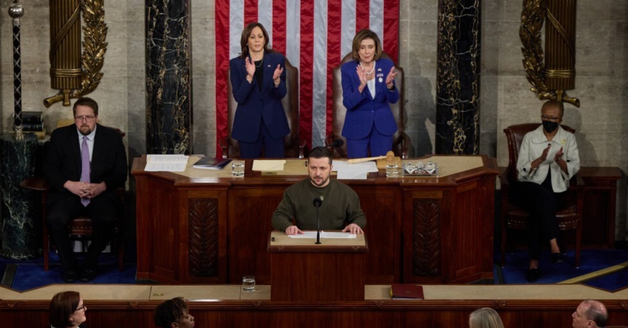 'Украина жива и бьется' – ключевое из выступления Зеленского перед Конгрессом в США (полный текст)