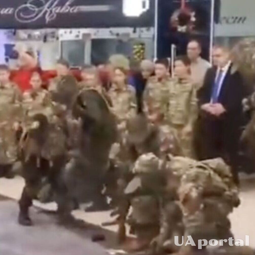 Білоруський спецназ гастролює по торговим центрам та показує свої 'супернавички проти НАТО' (відео)