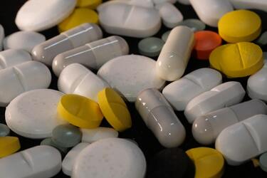 Якими напоями в жодному разі не можна запивати пігулки