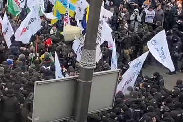 Сутичка між «ФОПами» та поліцією під Радою 17.02.2022