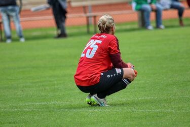 Жінка-футболіст