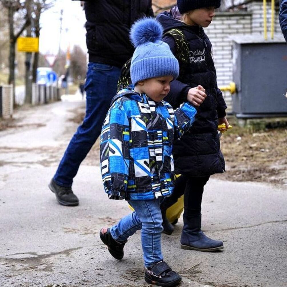 Стало известно об угрозе тысячам украинских детей от торговцев людьми