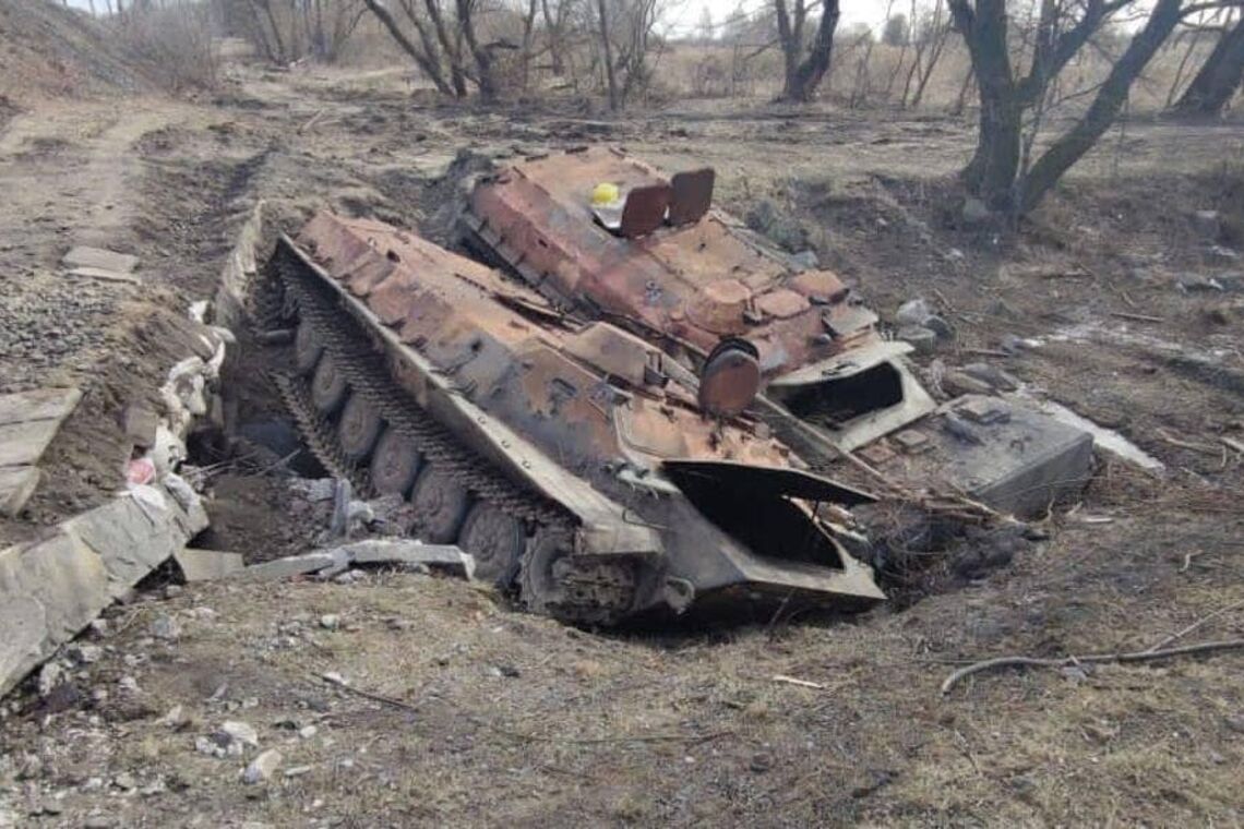 Підбитий в Україні танк російських окупантів