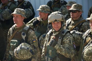 Українські військові