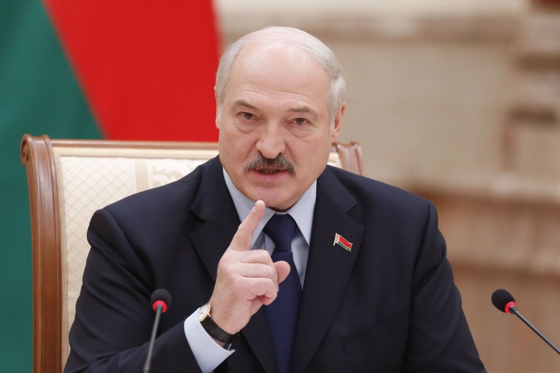 Путін змушує Лукашенка розпочати наступ на Львів та Луцьк.