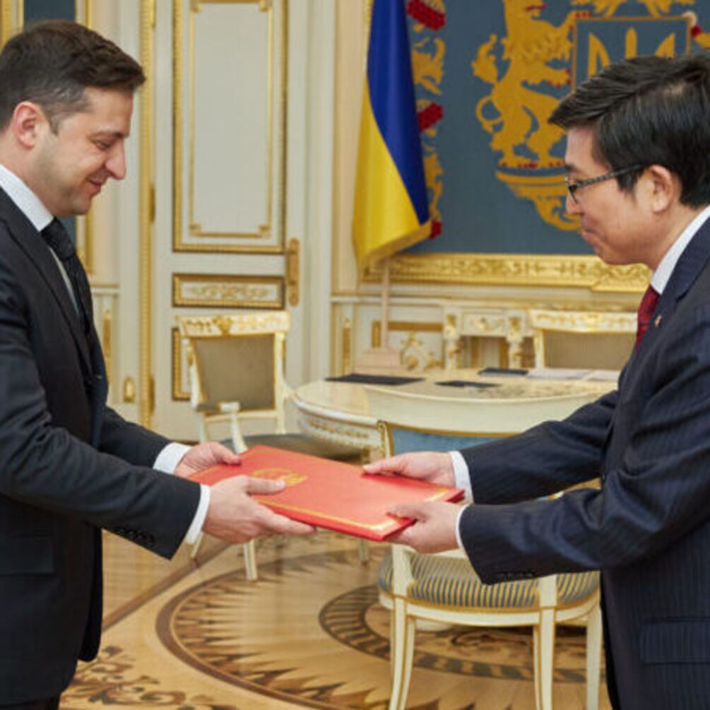 Экс-посол Китая в Украине заявил, что РФ проиграла войну.