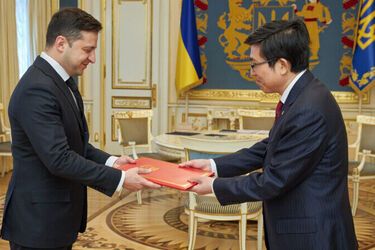 Экс-посол Китая в Украине заявил, что РФ проиграла войну.