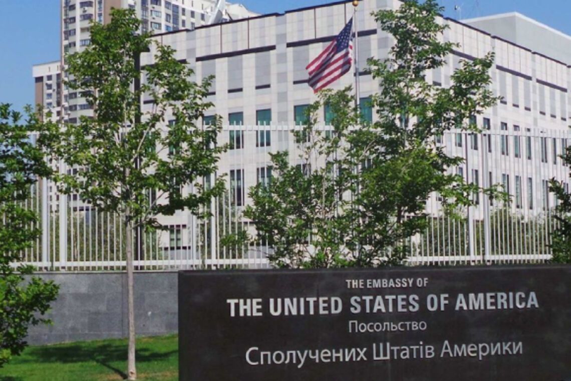 Працівники посольства США повернулися до Києва – 'на стилі'.(фото)