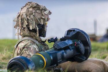 Військовий з NLAW