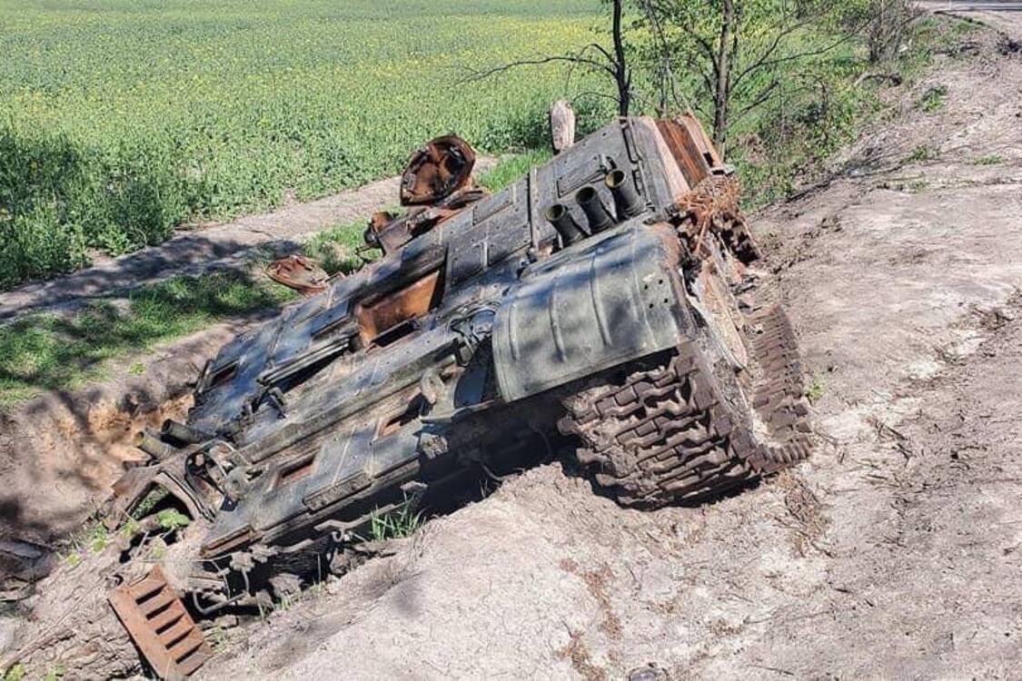 Розгром понад 50 одиниць техніки окупантів в одному місці показали українськи десантники (ВІДЕО)