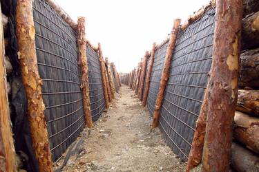 Орки 'гадят' в своих окопах, а украинские воины строят 'хоромы' на позициях.(ФОТО)