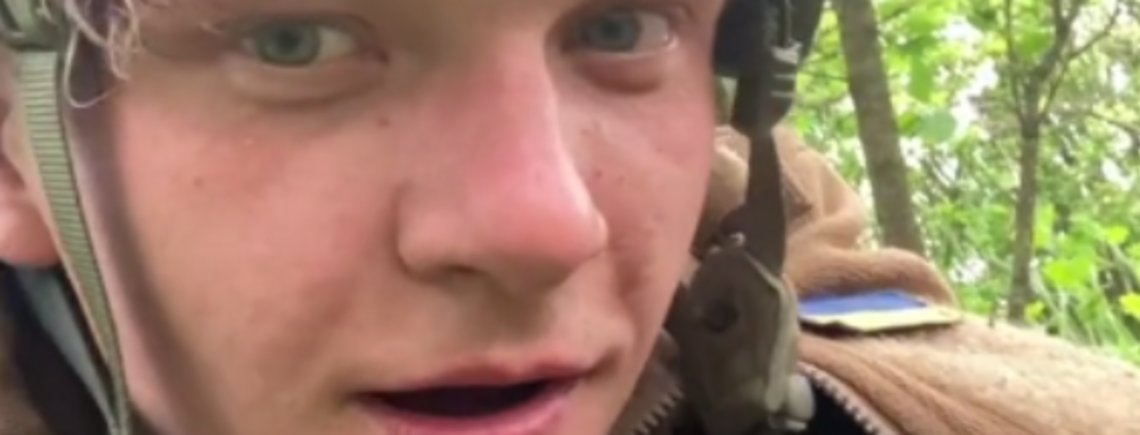 'Остановить это зло и не дать ему пройти': попавший под обстрел боец ВСУ поделился щемящим видео с передовой