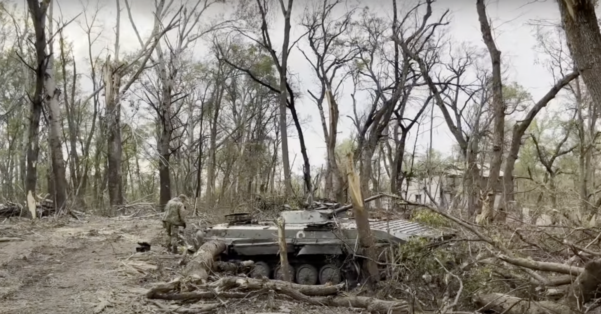 Уламки мостів, танки та тіла: The New York Times пише про розгром окупантів на Луганщині