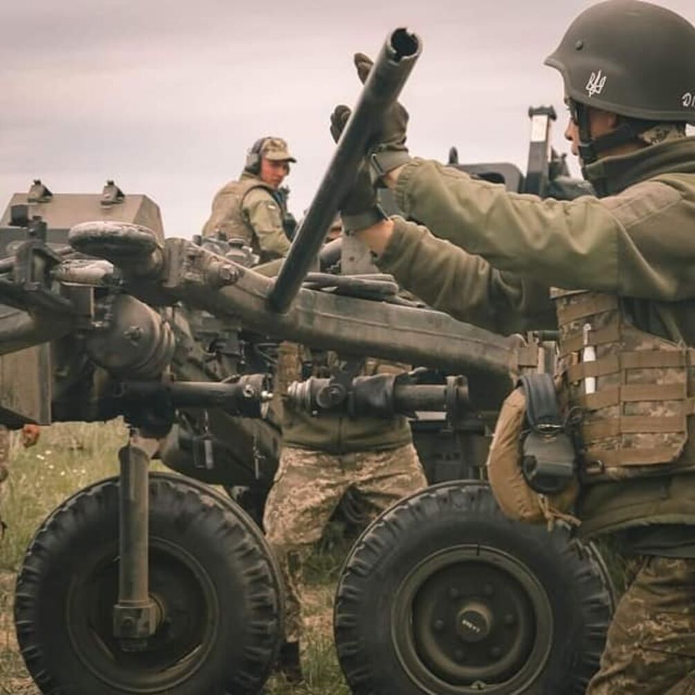 Артпривет оккупантам: ВСУ поделились ярким видео работы натовской гаубицы FH70