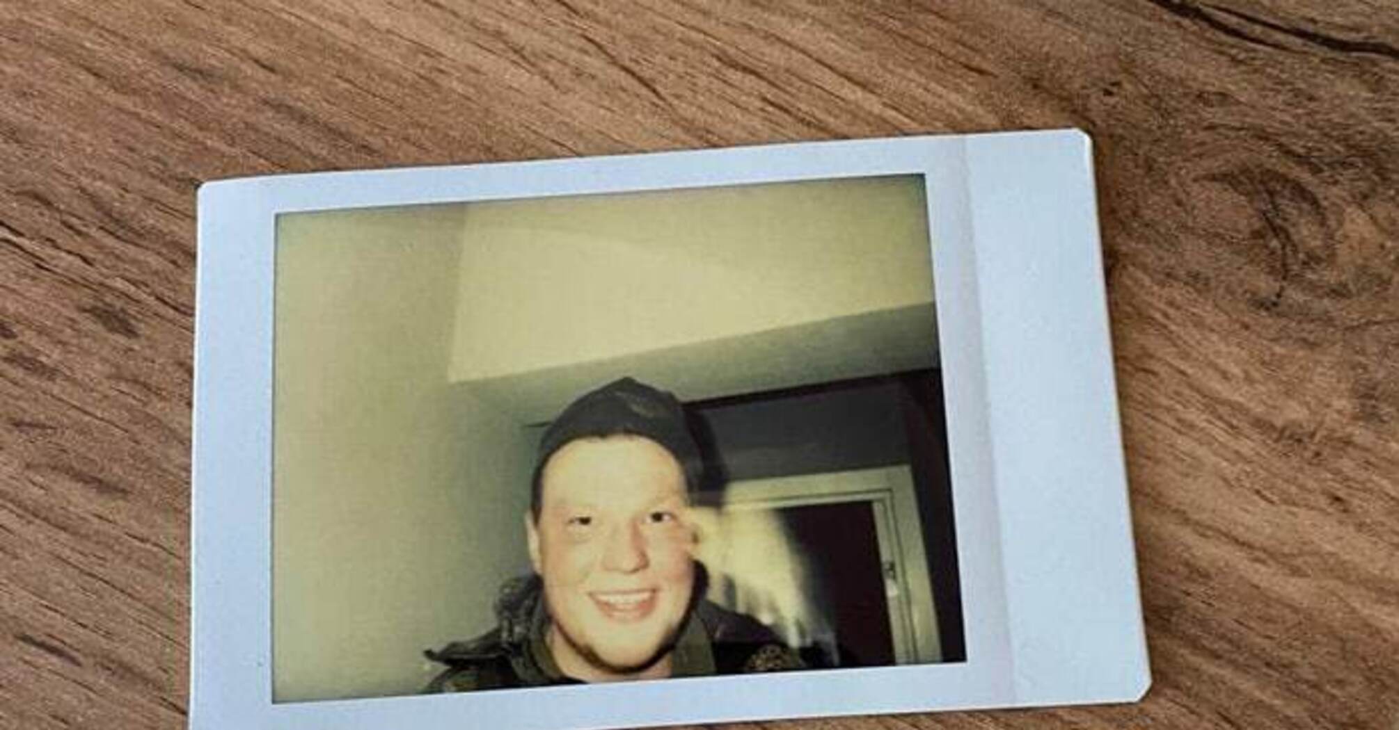 Недалекоглядный оккупант 'спалился' из-за фото на Polaroid в одной из квартир Ирпеня 