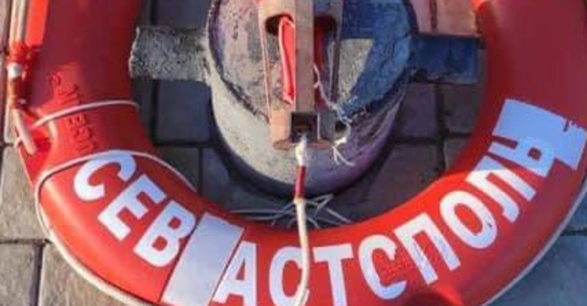Остатки флагмана: пограничники 'затрофеили' предметы с затонувшего крейсера ЧФ 'Москва' 