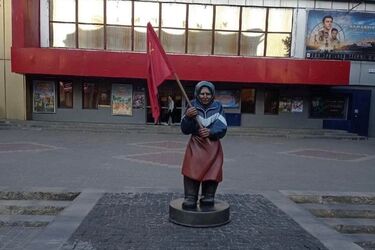 Памятник бабке в Белгороде