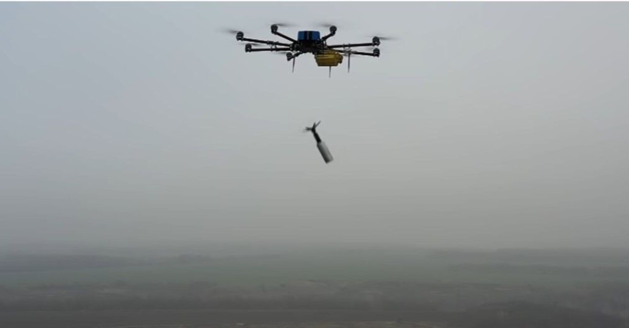 Дрон уничтожает 'броню' оккупантов