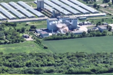 Координований за допомогою безпілотника удар української артилерії по базі окупантів