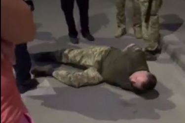 Нетрезвый чиновник Генштаба применил оружие в спальном районе Киева