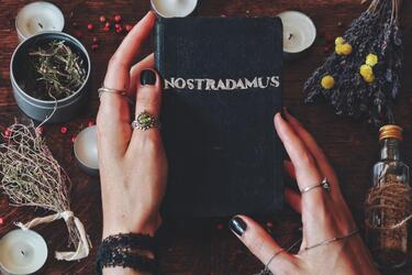 Что пророчил французский оракул на 2022 год?