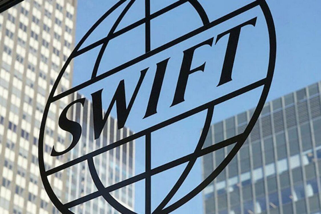 Сьогодні три російські банки відключають від SWIFT
