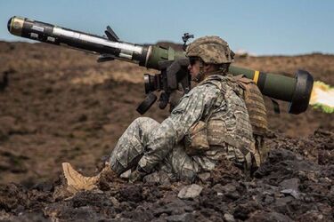 Уничтожение бронетранспортера оккупантов из ПТРК FGM-148 'Javelin'(ВИДЕО)