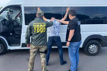 Прикордонники викрили схему з незаконного перевезення призовників через кордон