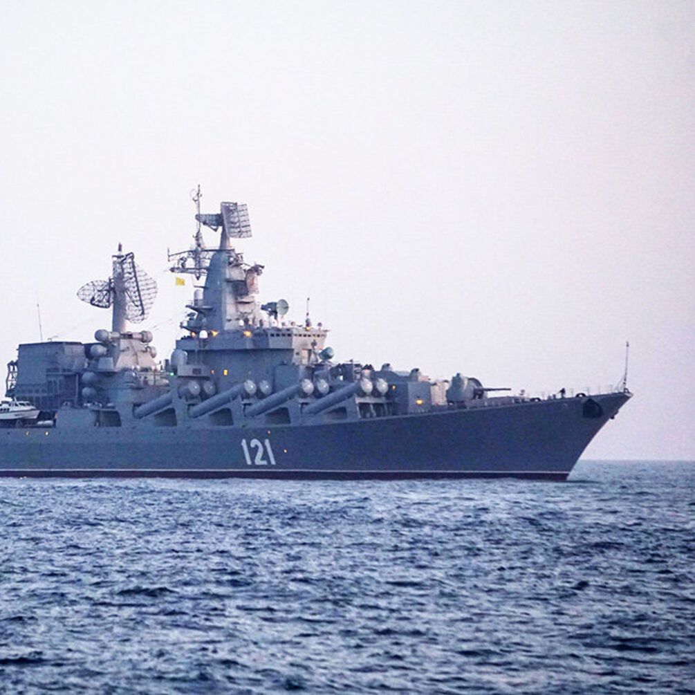 Срочников, выживших на крейсере 'Москва', снова отправляют воевать