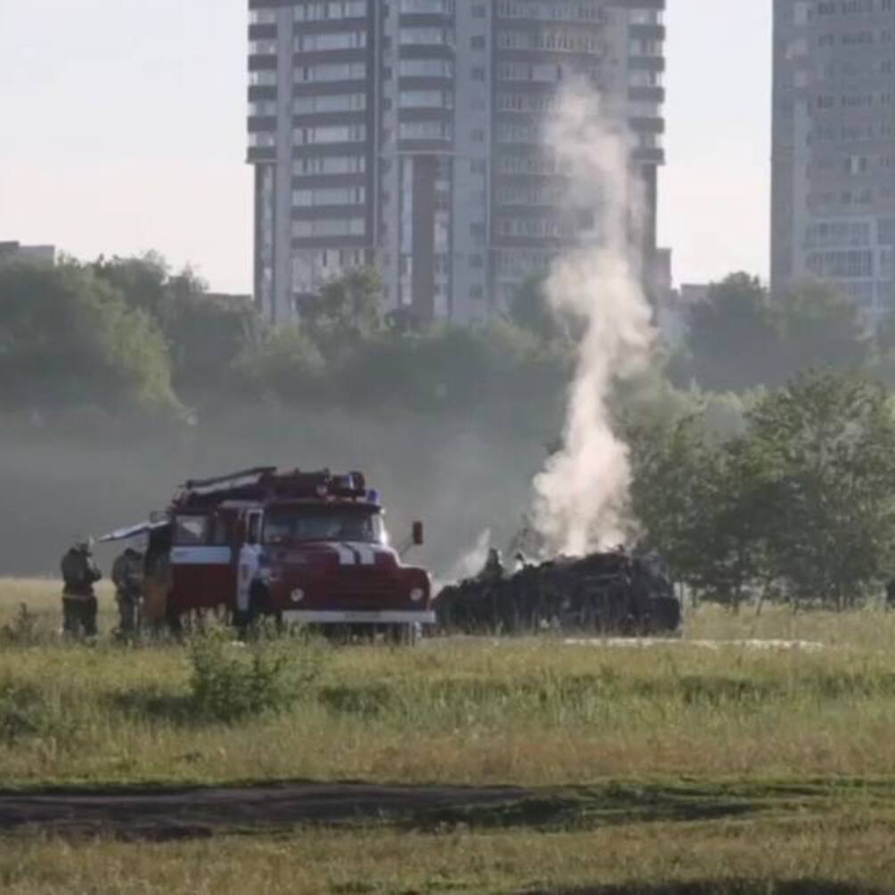 Летевший в Белгород военный самолет Ил-76 'совершил отрицательный взлет' и 'приземлился' в Рязани: Есть жертвы (ВИДЕО) 
