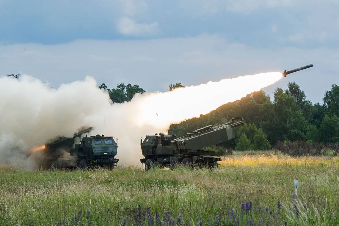 Стрільба з ракетного комплексу HIMARS у Польщ