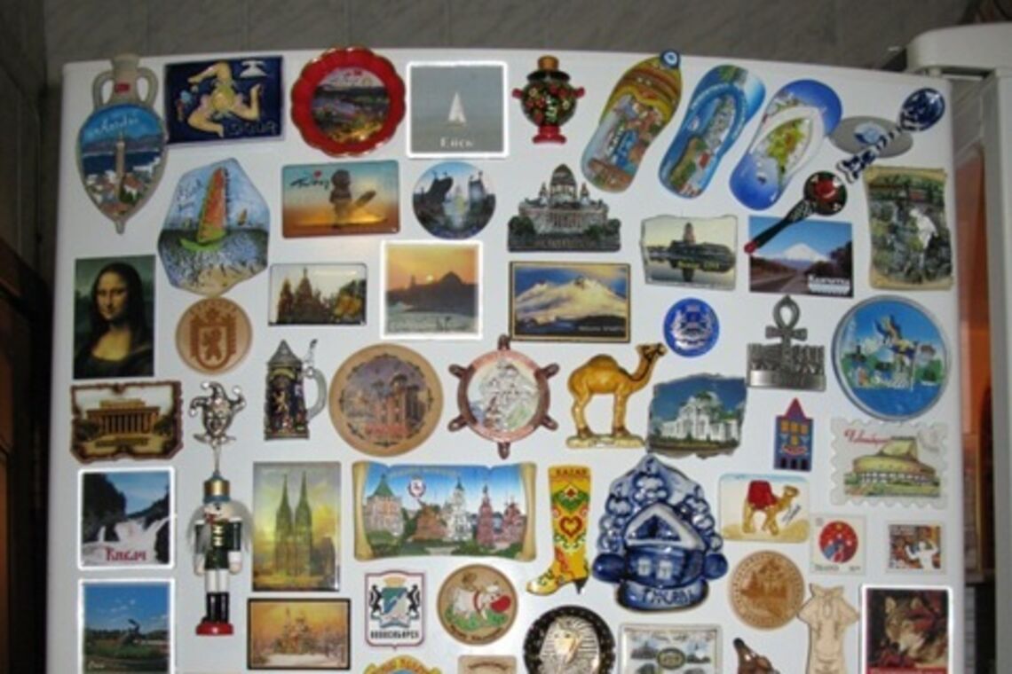 Оккупанты воруют даже магнитики с холодильников в домах украинцев
