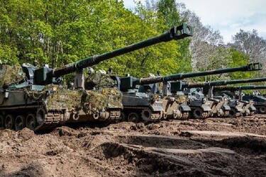 польские гаубицы KRAВ