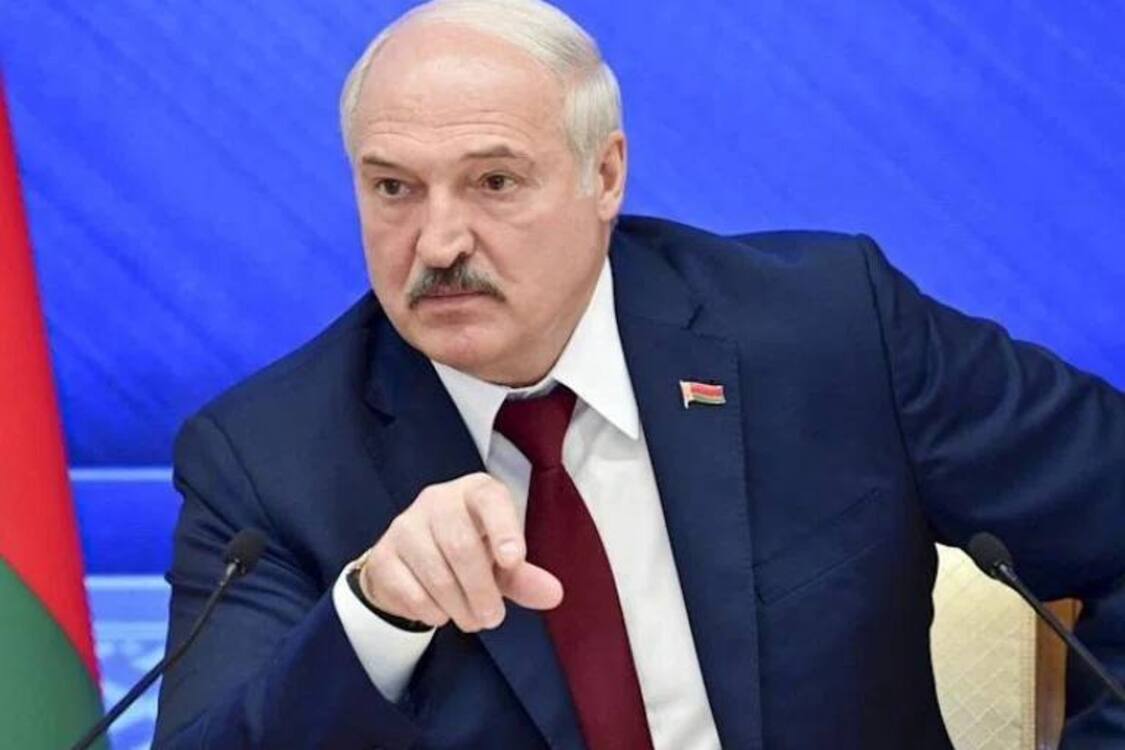 Лукашенко 'перевзувся' і заявив про високу боєздатність української армії