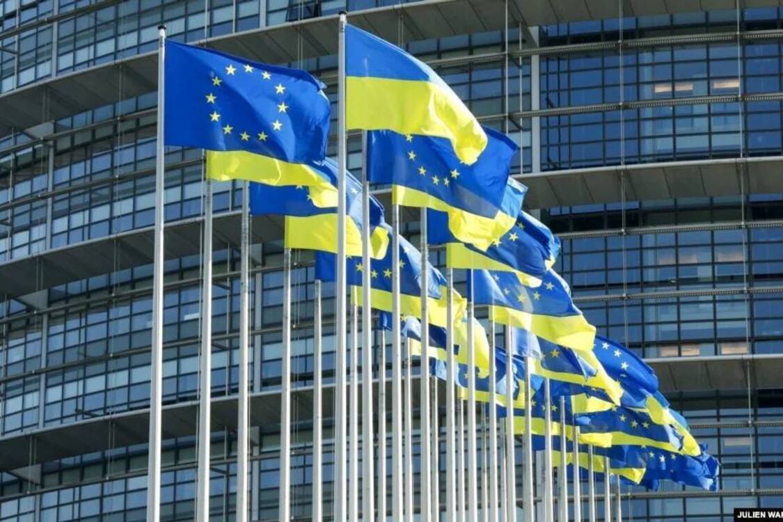 Європарламент рекомендував ЄС надати Україні статус кандидата на вступ