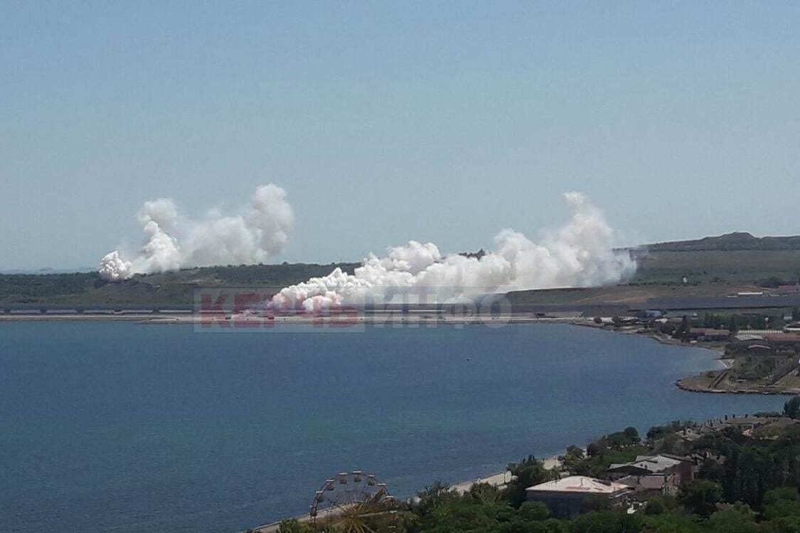 В районе Крымского моста заметили клубы дыма: причины и оправдания (ФОТО)