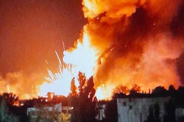 У Новій Каховці пролунали потужні вибухи, знищено ворожий склад