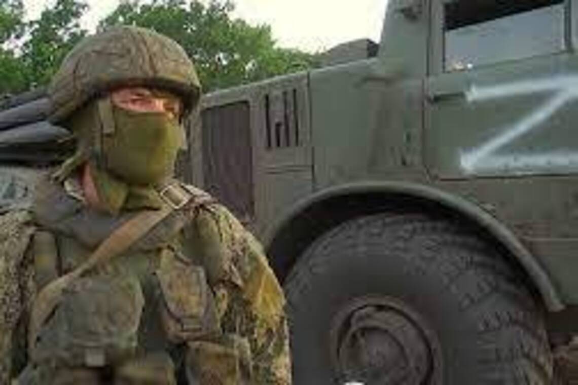 Соловйов з жахом: місцеві жителі Криму побили солдата-окупантів за символіку 'z'