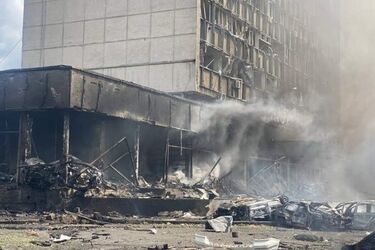 Разрушенное офисное здание в Виннице