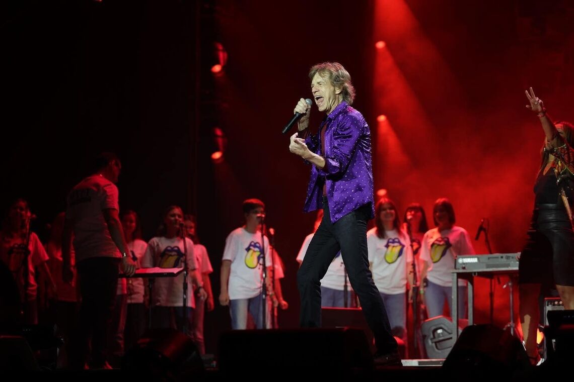 The Rolling Stones спели с украинскими детскими хорами