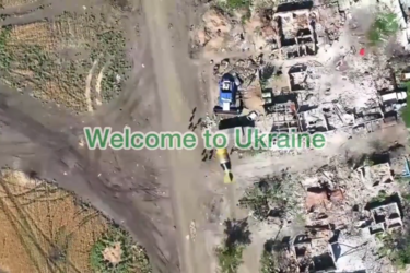 Українські воїни дроном знищили 3 танки, 2 вантажівки та БМП